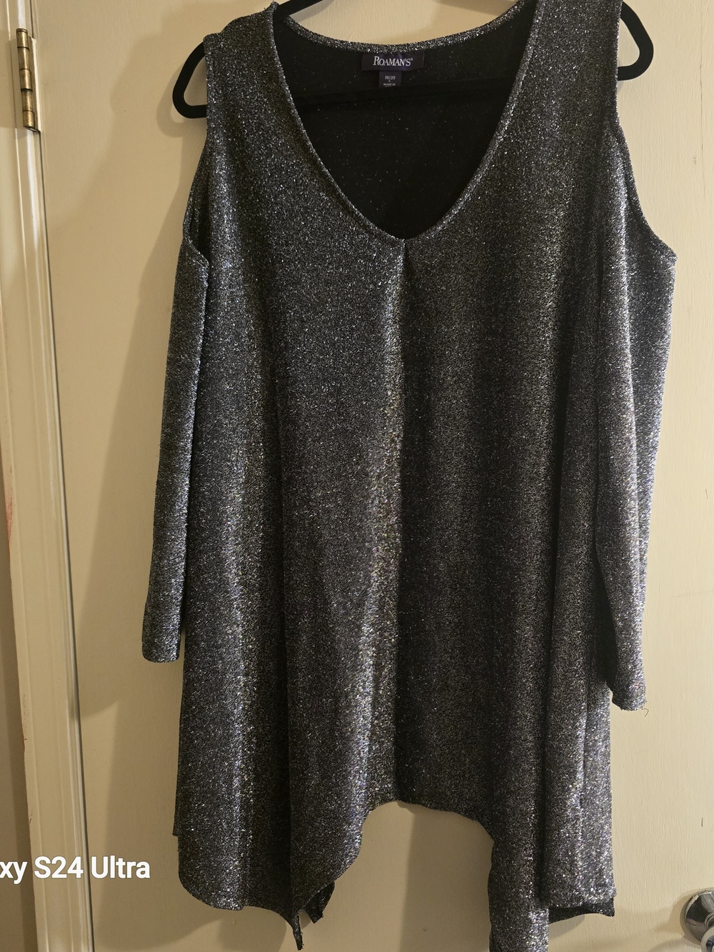 Roaman's Womens Shimmer Cold-Shoulder Sweater - Silver